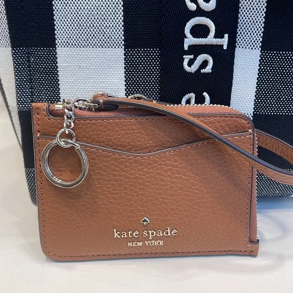 Kate Spade Leila Small Card Holder Wristlet
WARM GINGERBREAD - Picture 11 of 16